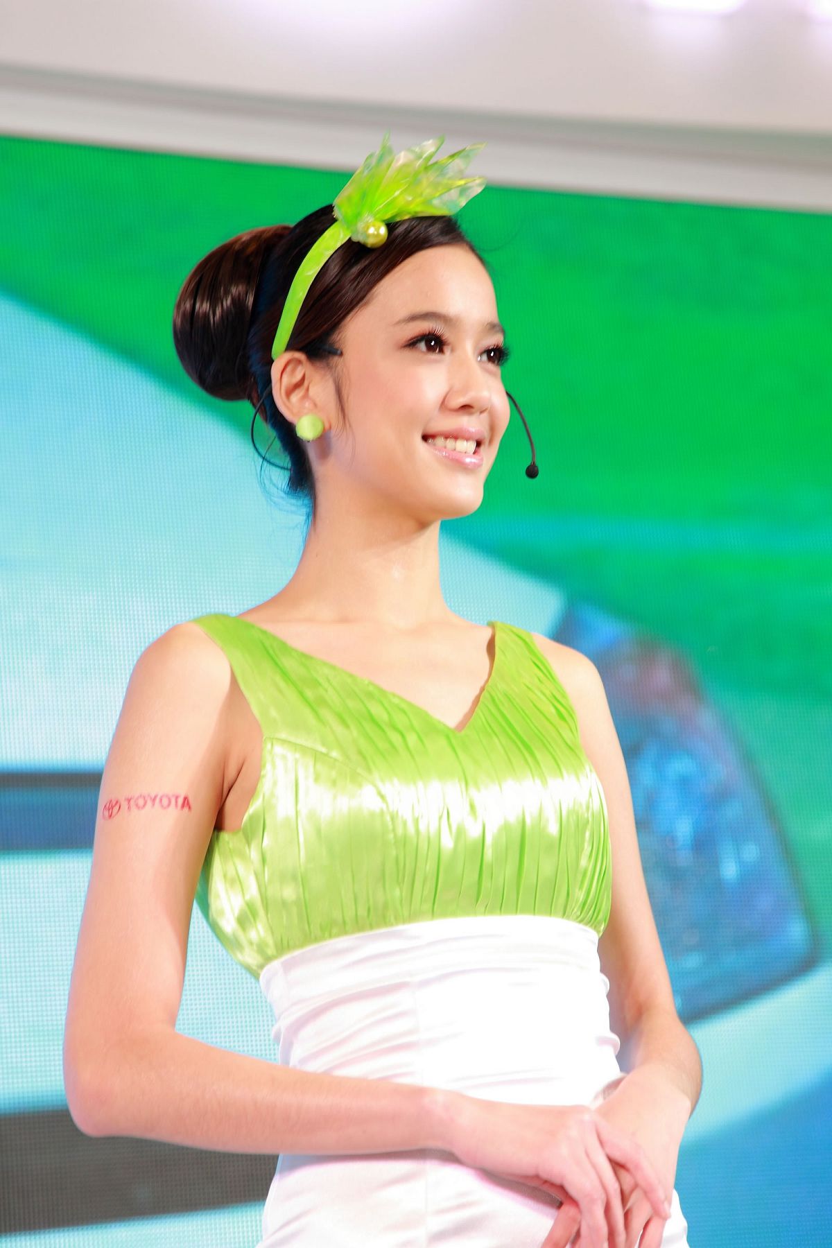 2012Intl Auto Show-(TOYOTA) 陳庭妮、王心恬 [32P]