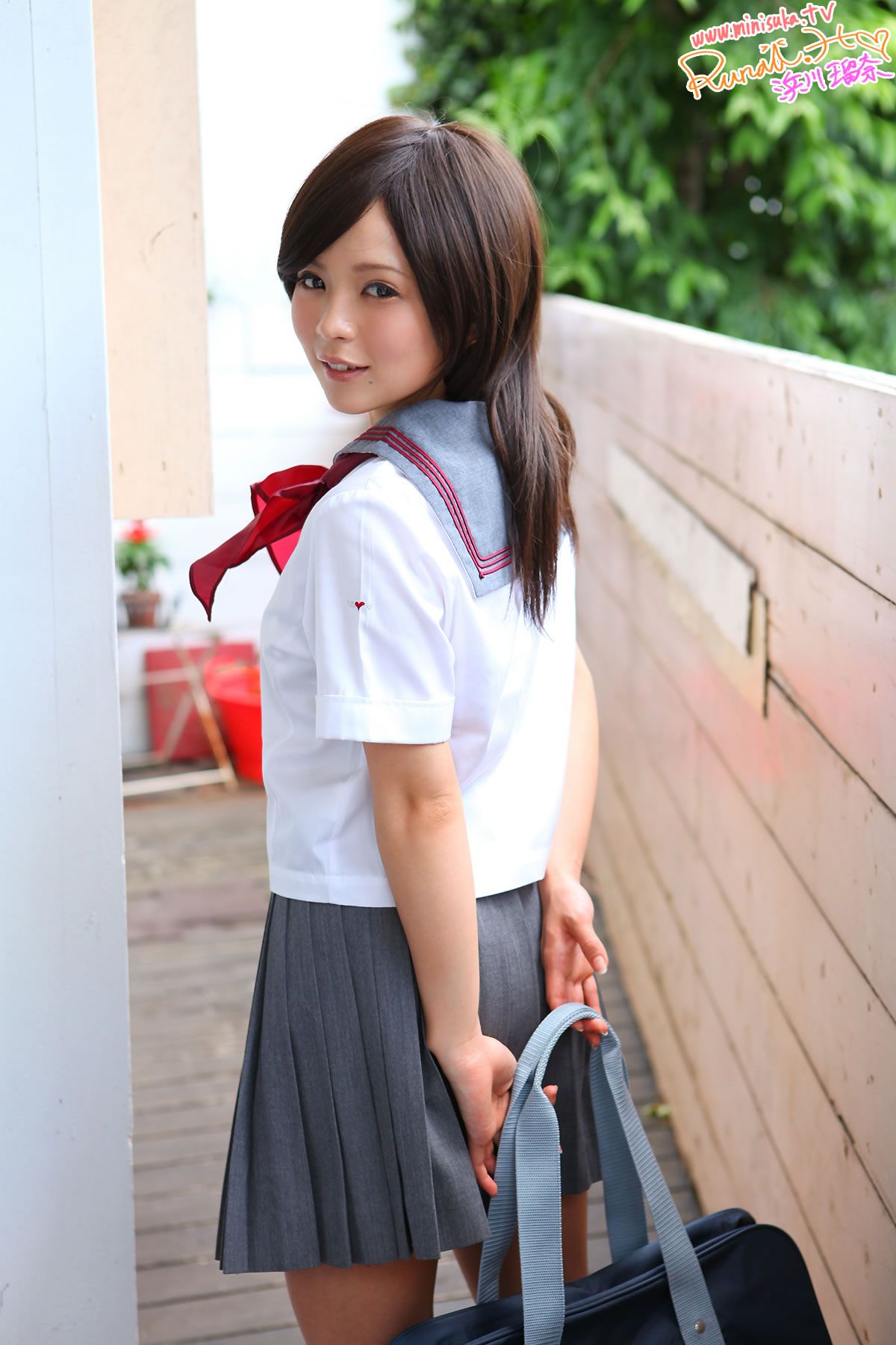 [Minisuka.tv] 2013.03.01 浜川瑠奈 Runa Hamakawa Dream Gallery 3.1 [42P]