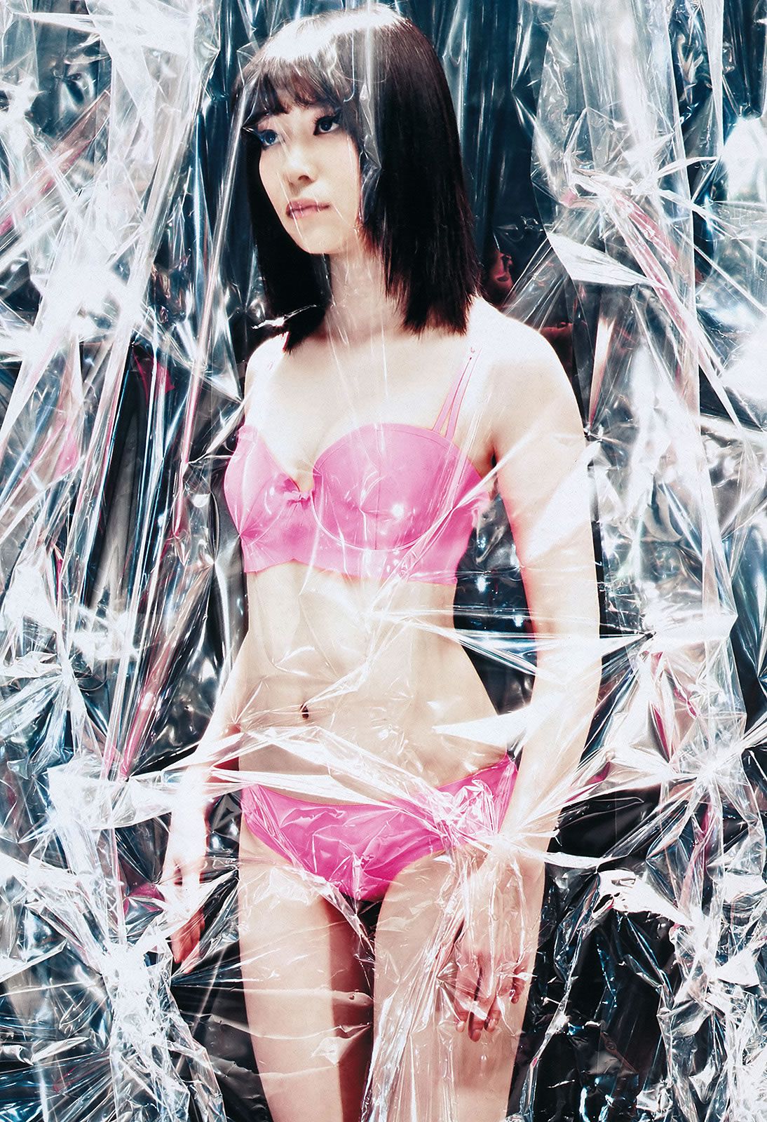 [Weekly Playboy] 2012.10.17 2012年 No.12 泽山璃奈 水泽奈子 亚里沙 [40P]