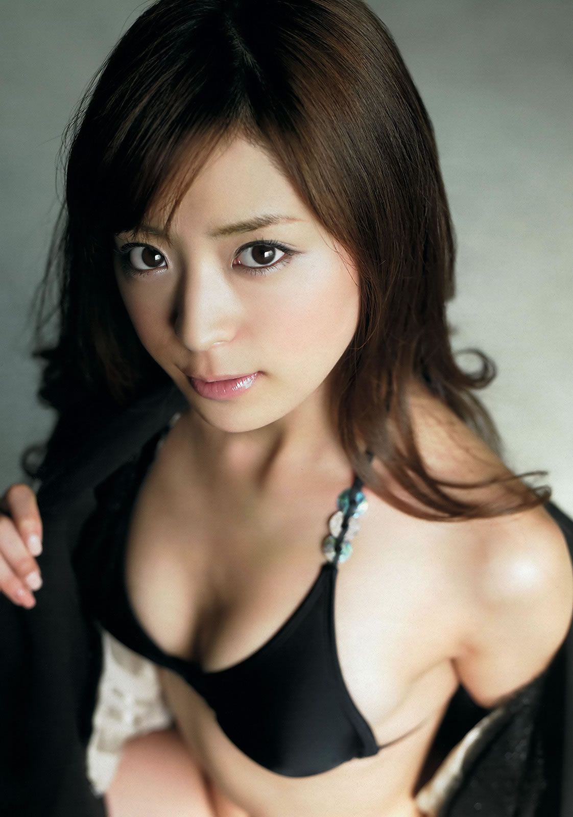 [Weekly Playboy] 2012 No.05 前田敦子 和田絵莉 寺田ちひろ 川村ゆきえ 指原莉乃 由愛可奈 [41P]