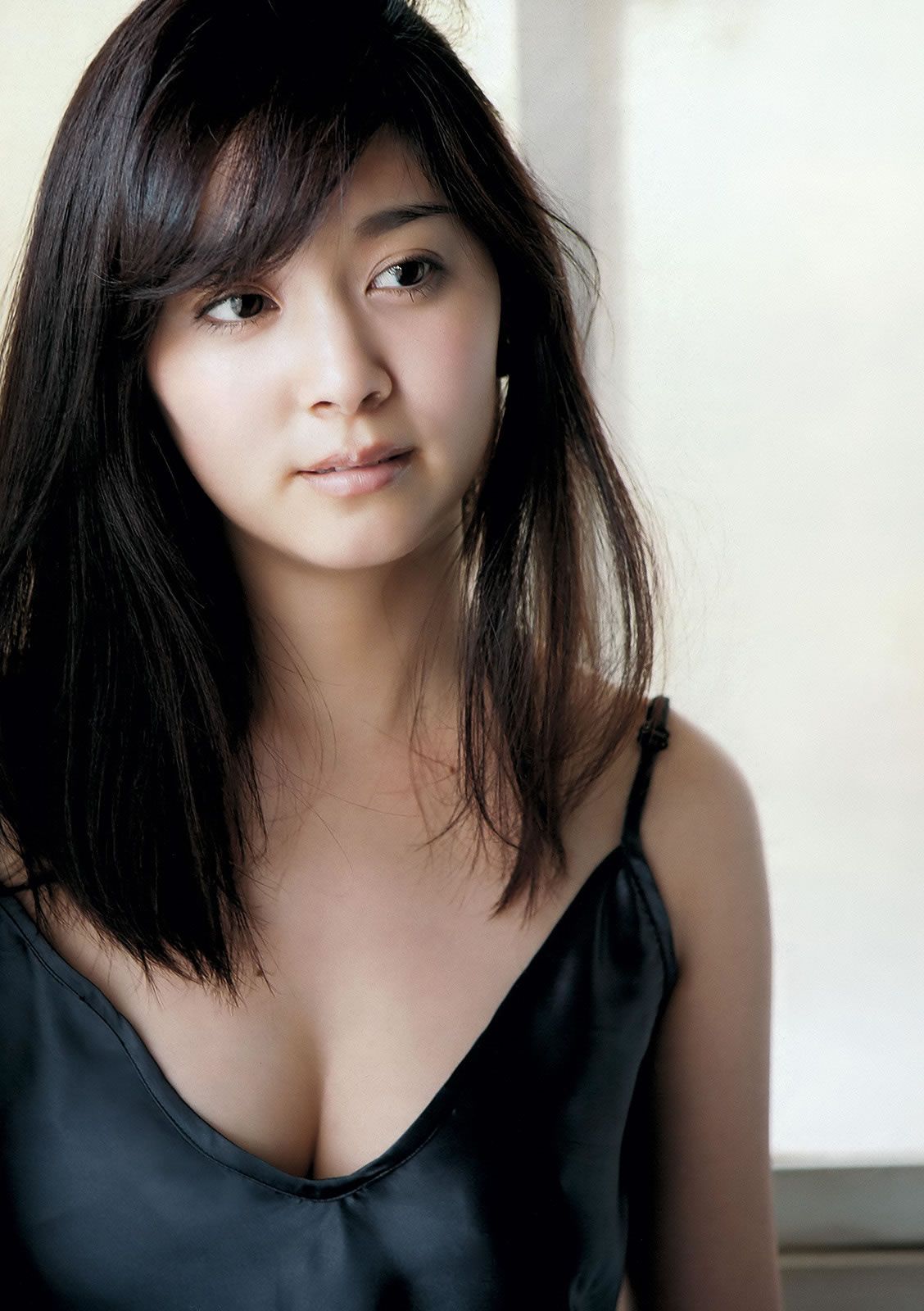 [Weekly Playboy] 2012 No.45 能年玲奈 AKB48 亜里沙 Ili 太田千晶 [40P]