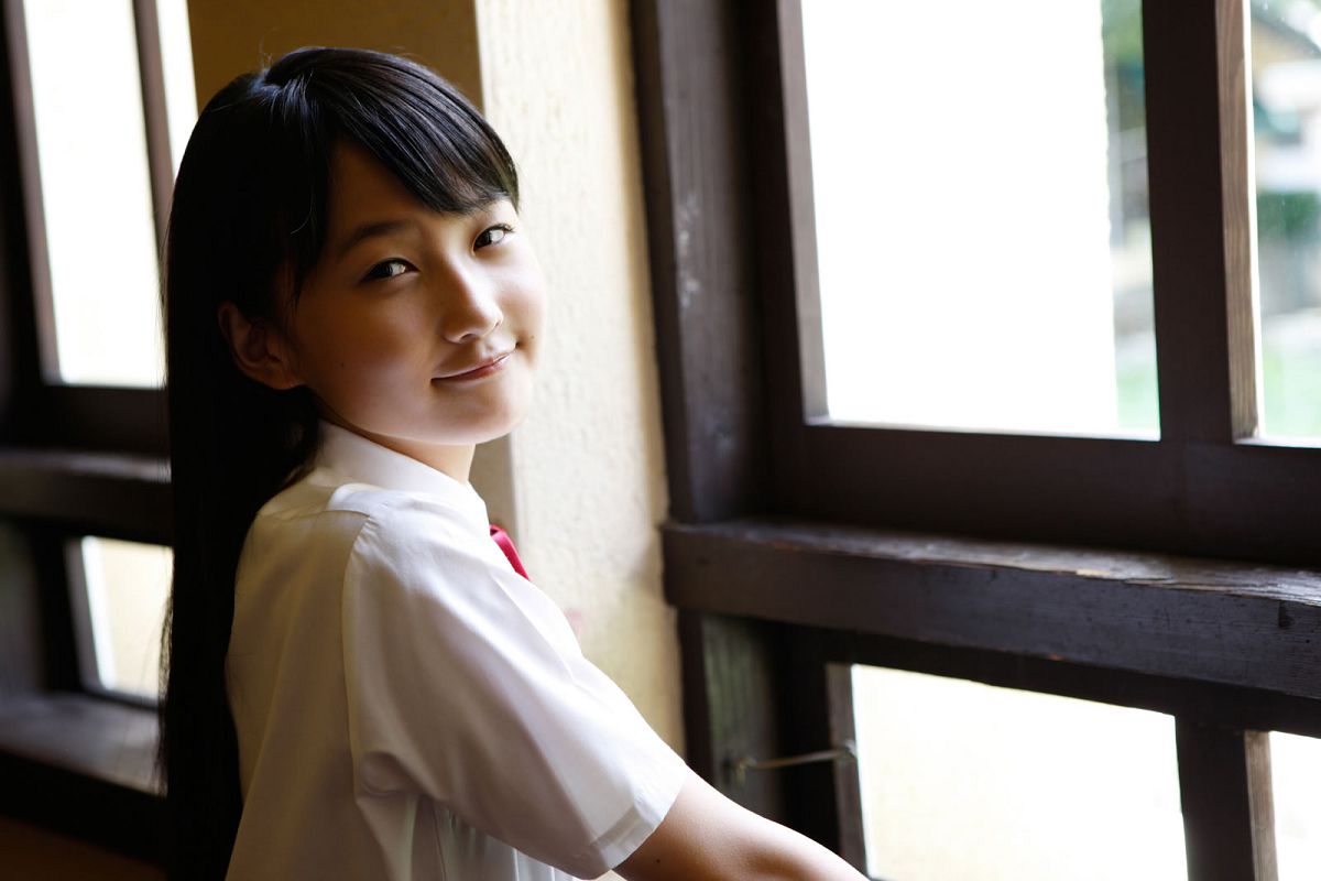 [Hello! Project digital books] 2013.04.24 No.105 Riho Sayashi 鞘師里保 [110P]