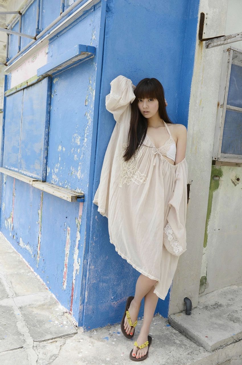[WPB-net] 2013.05.25 No.157 新川優愛 スペシャル写真集 - 「美しすぎる彼女に一目惚れ [142P]