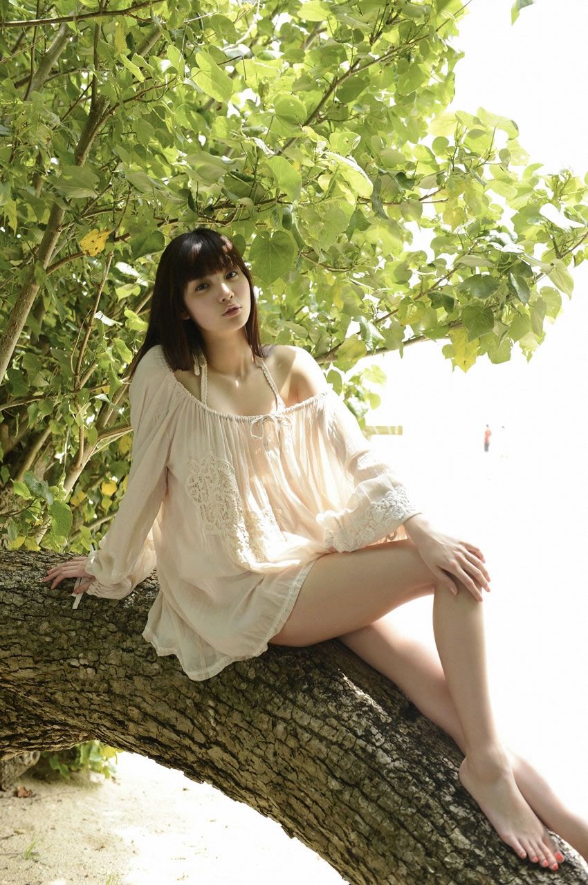 [WPB-net] 2013.05.25 No.157 新川優愛 スペシャル写真集 - 「美しすぎる彼女に一目惚れ [142P]