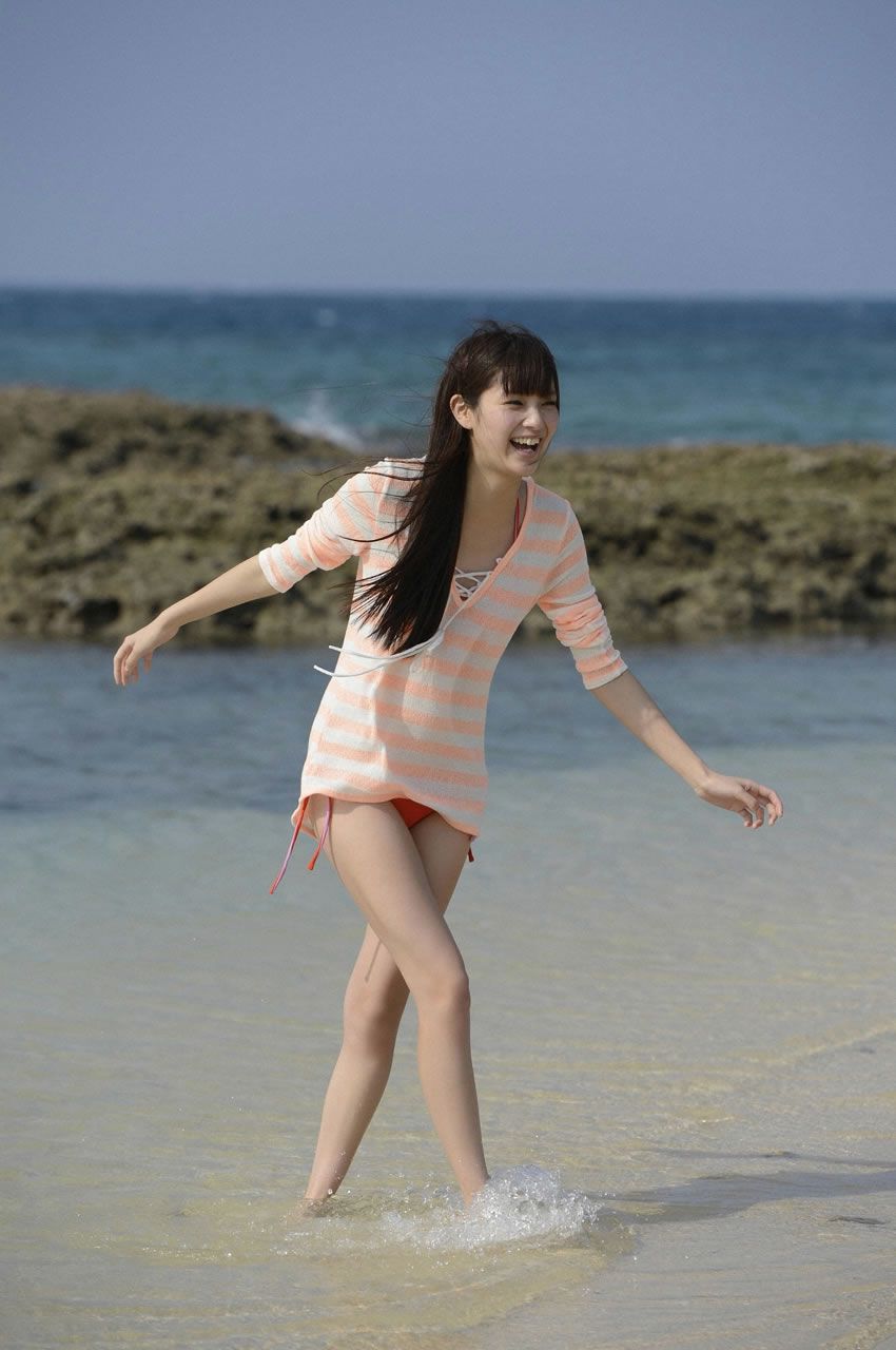 [WPB-net] 2013.05.25 No.157 新川優愛 スペシャル写真集 - 「美しすぎる彼女に一目惚れ [142P]