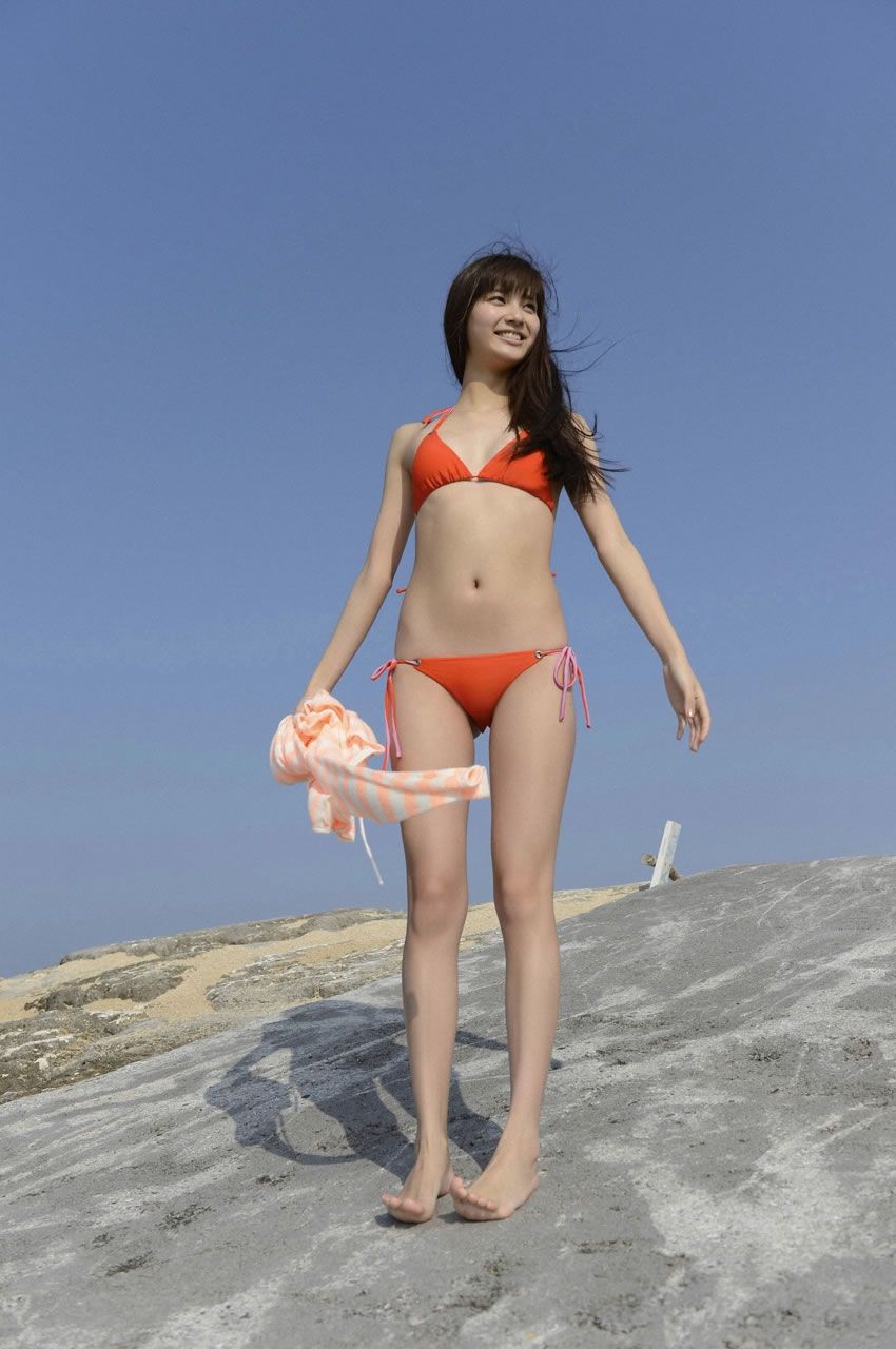 [WPB-net] 2013.05.25 No.157 新川優愛 スペシャル写真集 - 「美しすぎる彼女に一目惚れ [142P]