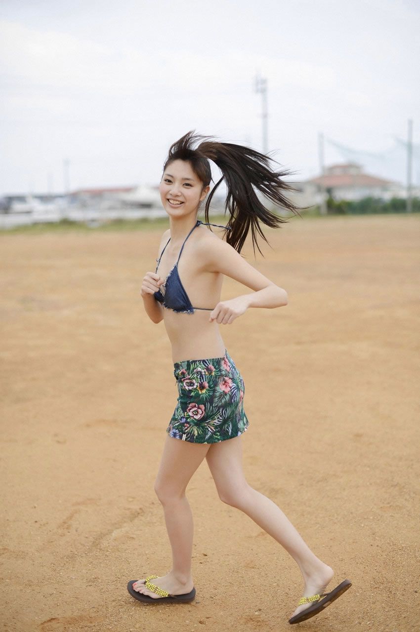 [WPB-net] 2013.05.25 No.157 新川優愛 スペシャル写真集 - 「美しすぎる彼女に一目惚れ [142P]