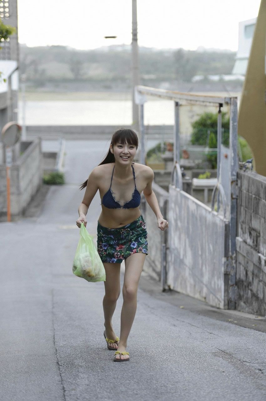[WPB-net] 2013.05.25 No.157 新川優愛 スペシャル写真集 - 「美しすぎる彼女に一目惚れ [142P]