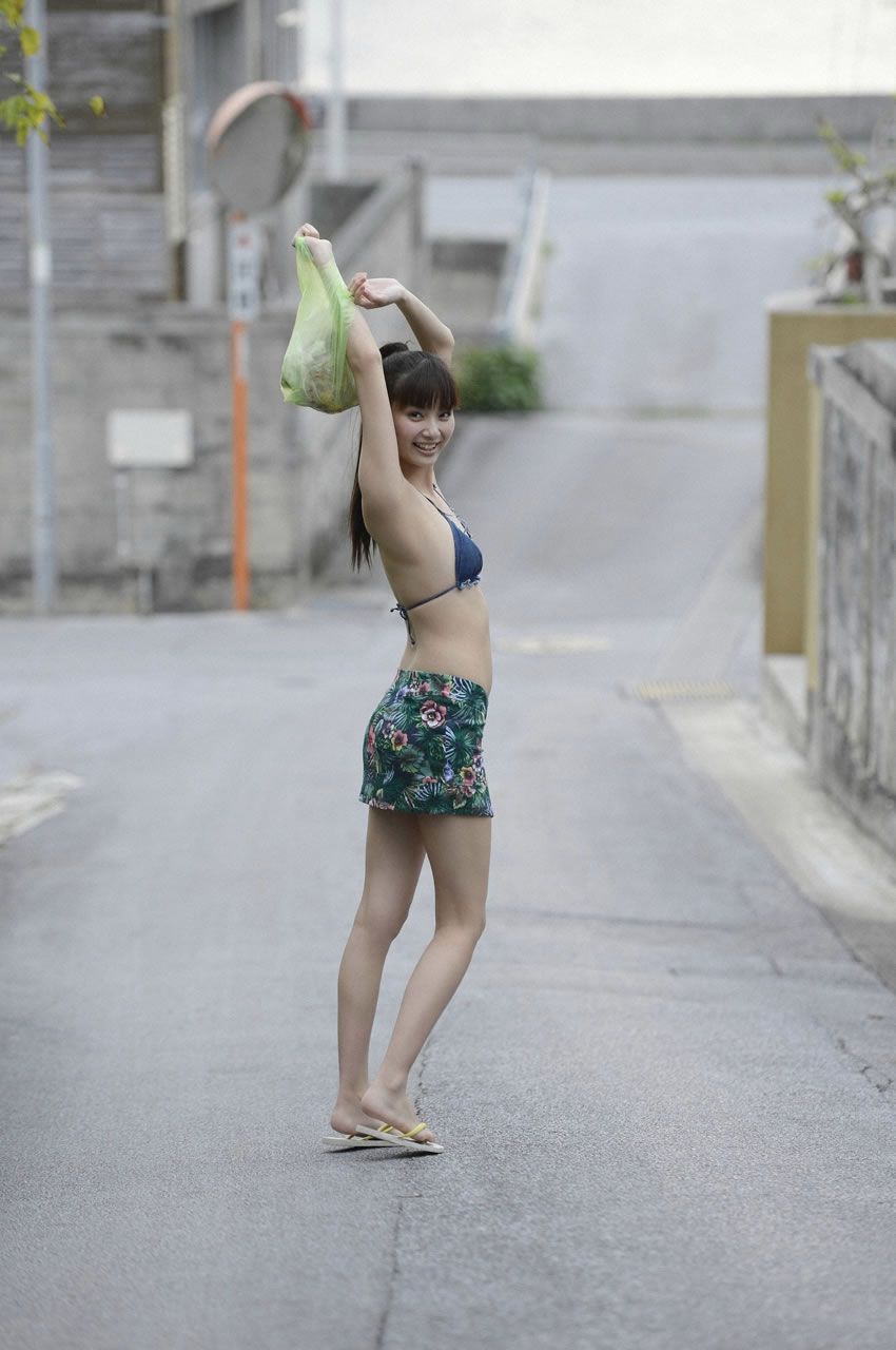 [WPB-net] 2013.05.25 No.157 新川優愛 スペシャル写真集 - 「美しすぎる彼女に一目惚れ [142P]
