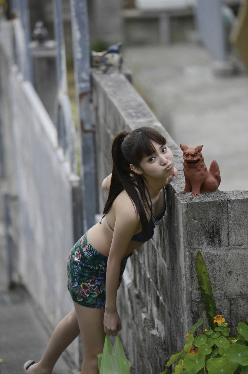 [WPB-net] 2013.05.25 No.157 新川優愛 スペシャル写真集 - 「美しすぎる彼女に一目惚れ [142P]