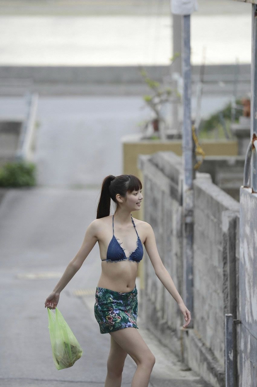 [WPB-net] 2013.05.25 No.157 新川優愛 スペシャル写真集 - 「美しすぎる彼女に一目惚れ [142P]