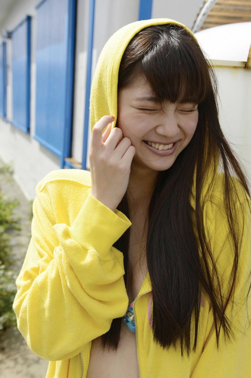 [WPB-net] 2013.05.25 No.157 新川優愛 スペシャル写真集 - 「美しすぎる彼女に一目惚れ [142P]