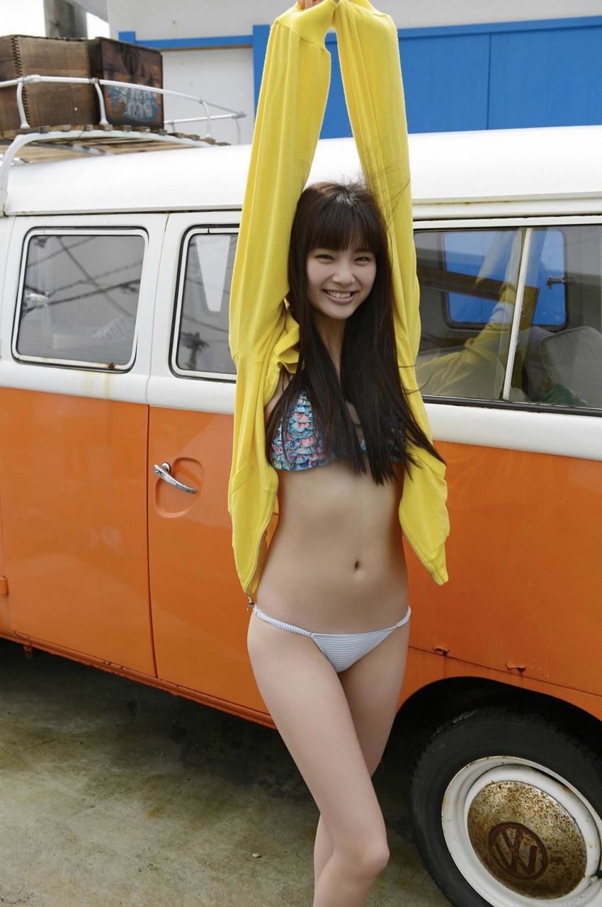 [WPB-net] 2013.05.25 No.157 新川優愛 スペシャル写真集 - 「美しすぎる彼女に一目惚れ [142P]