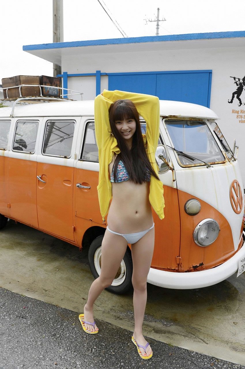 [WPB-net] 2013.05.25 No.157 新川優愛 スペシャル写真集 - 「美しすぎる彼女に一目惚れ [142P]