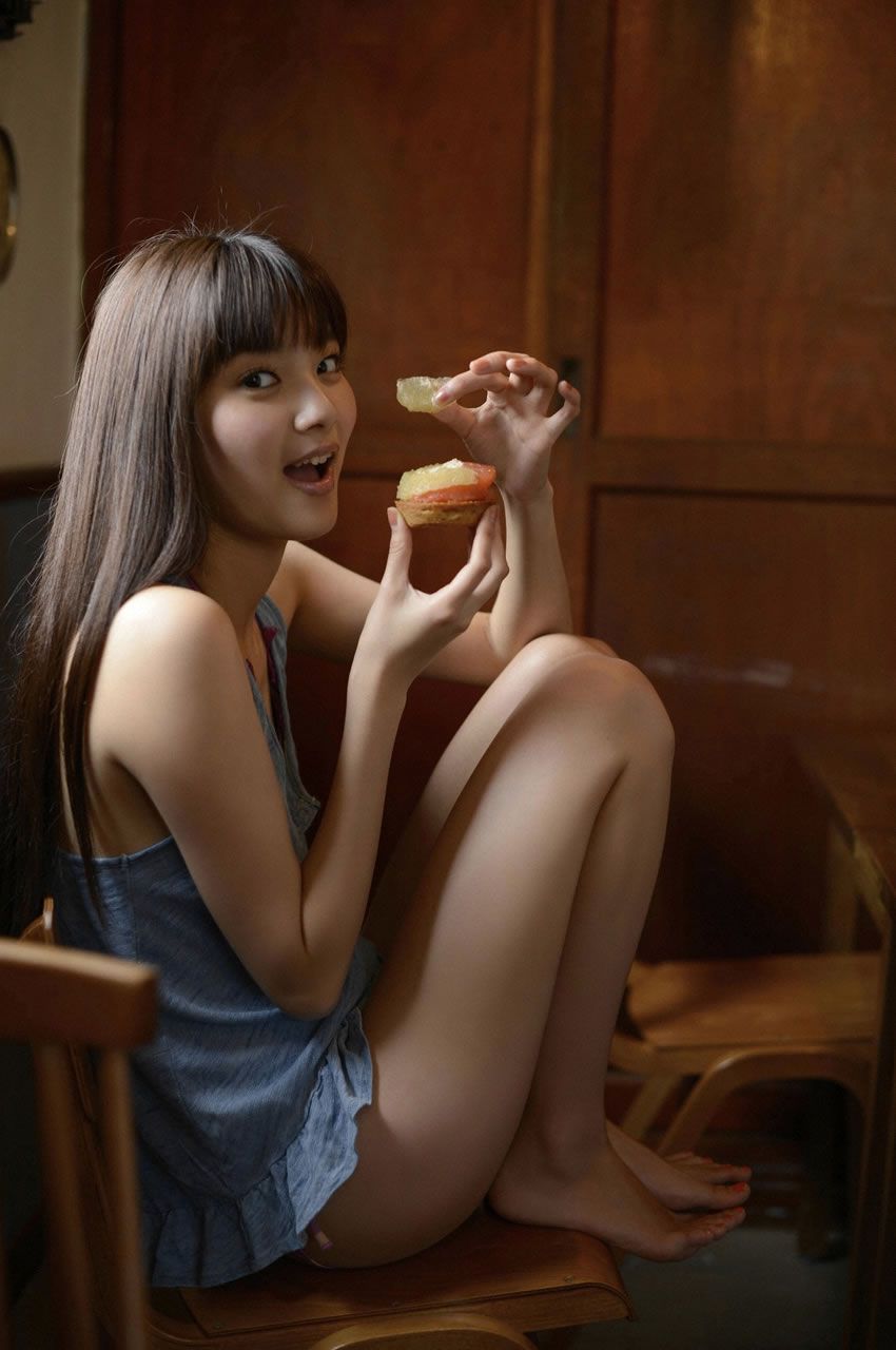 [WPB-net] 2013.05.25 No.157 新川優愛 スペシャル写真集 - 「美しすぎる彼女に一目惚れ [142P]