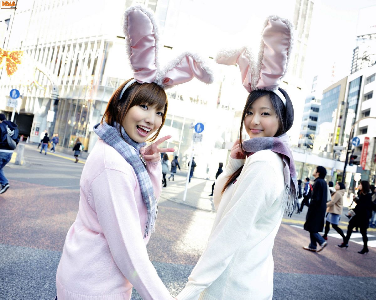 [BOMB.tv] 2011.02 Mimi Girls (村上友梨  夏垣佳奈) [48P]