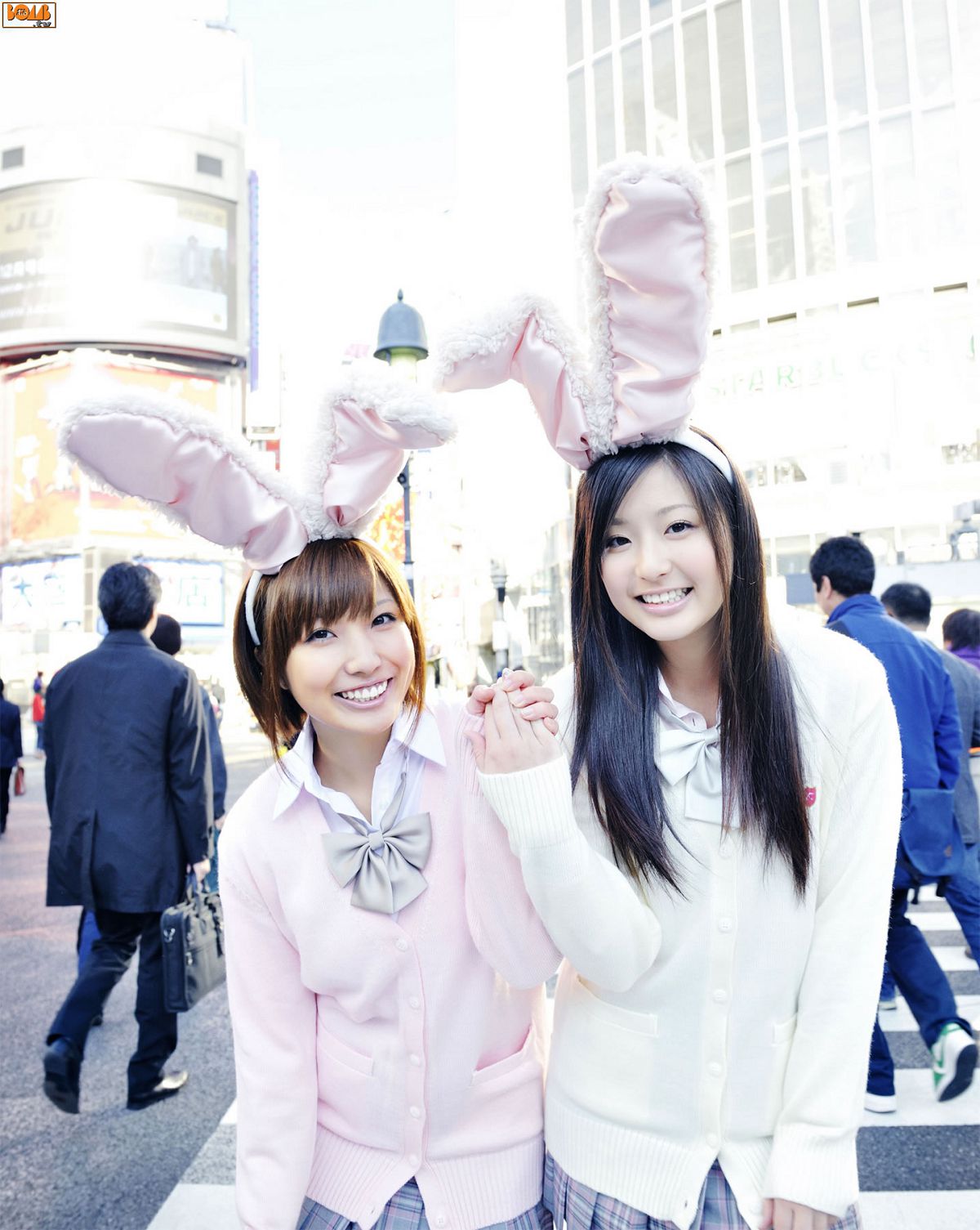 [BOMB.tv] 2011.02 Mimi Girls (村上友梨  夏垣佳奈) [48P]