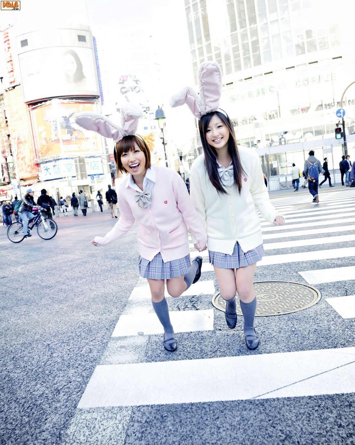 [BOMB.tv] 2011.02 Mimi Girls (村上友梨  夏垣佳奈) [48P]
