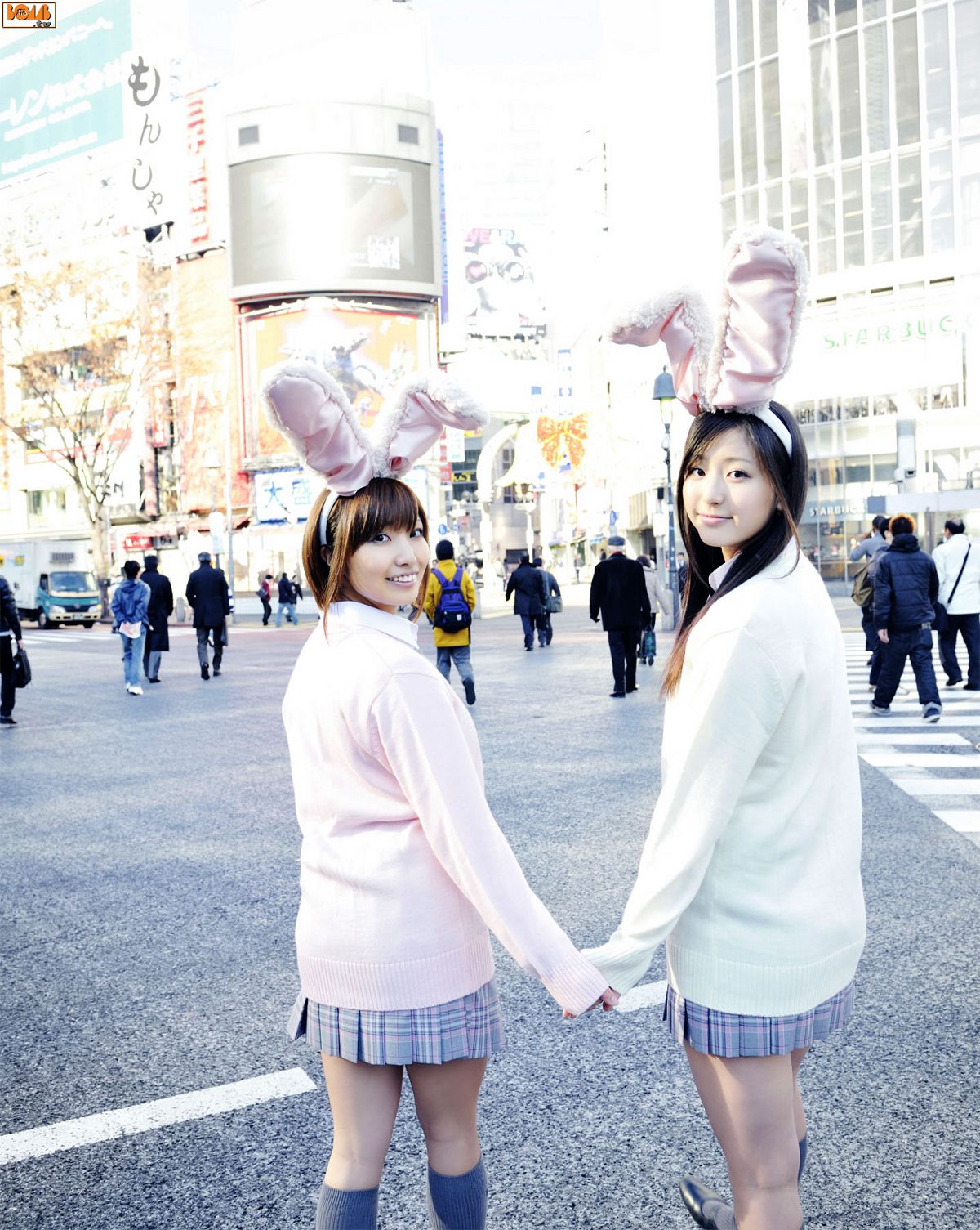 [BOMB.tv] 2011.02 Mimi Girls (村上友梨  夏垣佳奈) [48P]