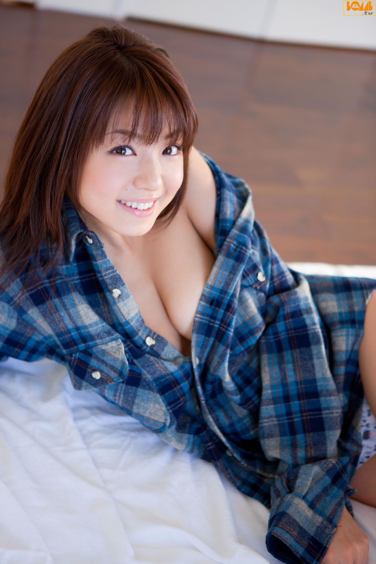 [BOMB.tv] 2011.10 Shizuka Nakamura 中村静香 [41P]