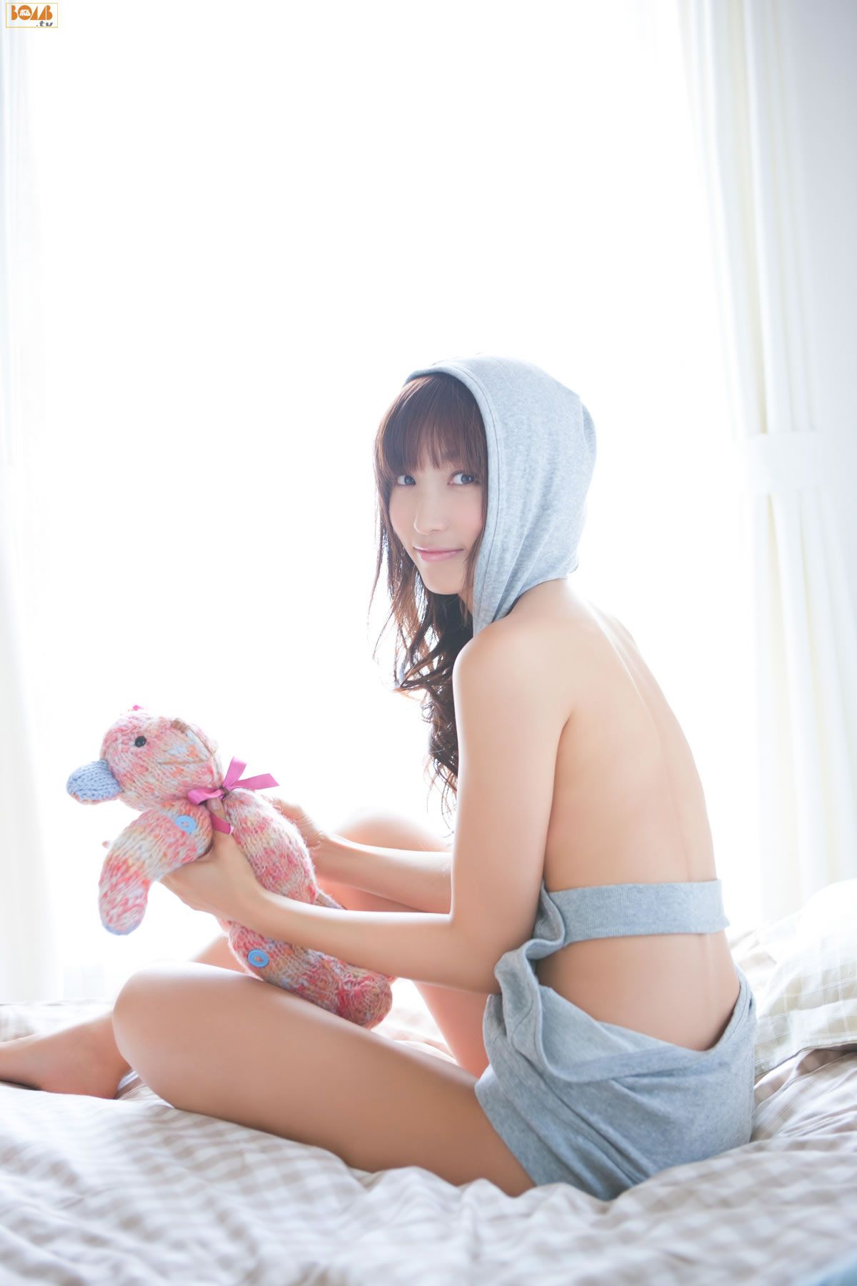 [BOMB.tv] 2012.01 Risa Yoshiki 吉木りさ [73P]