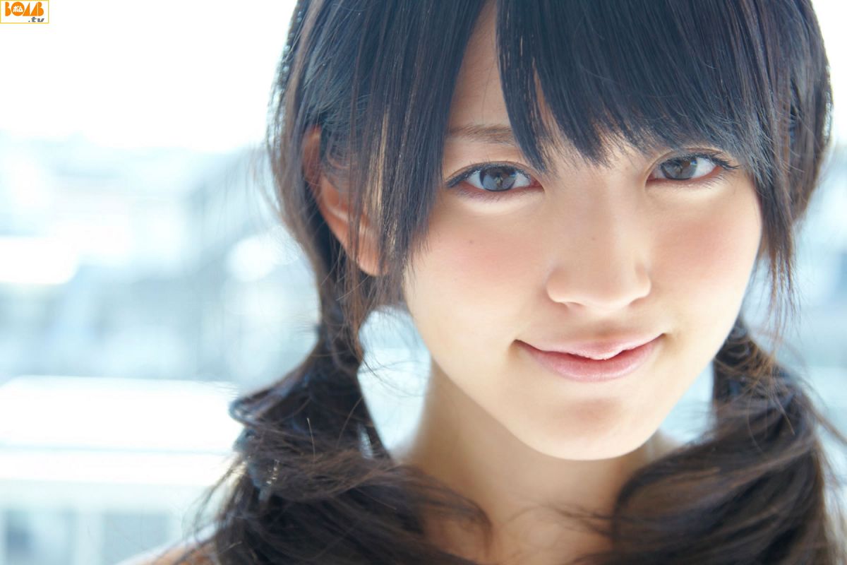 [BOMB.tv] 2012.05 Maimi Yajima 矢島舞美 × Airi Suzuki 鈴木愛理 (℃-ute) [38P]