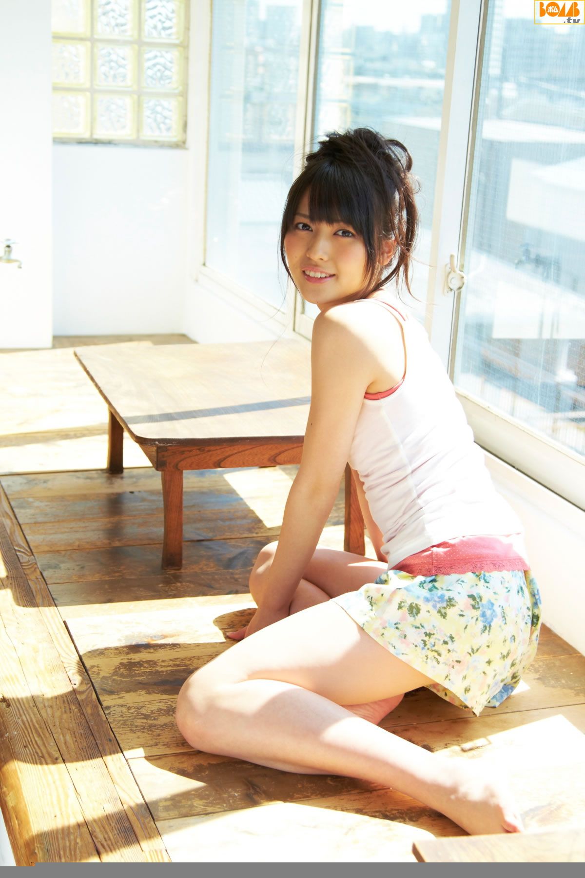 [BOMB.tv] 2012.05 Maimi Yajima 矢島舞美 × Airi Suzuki 鈴木愛理 (℃-ute) [38P]