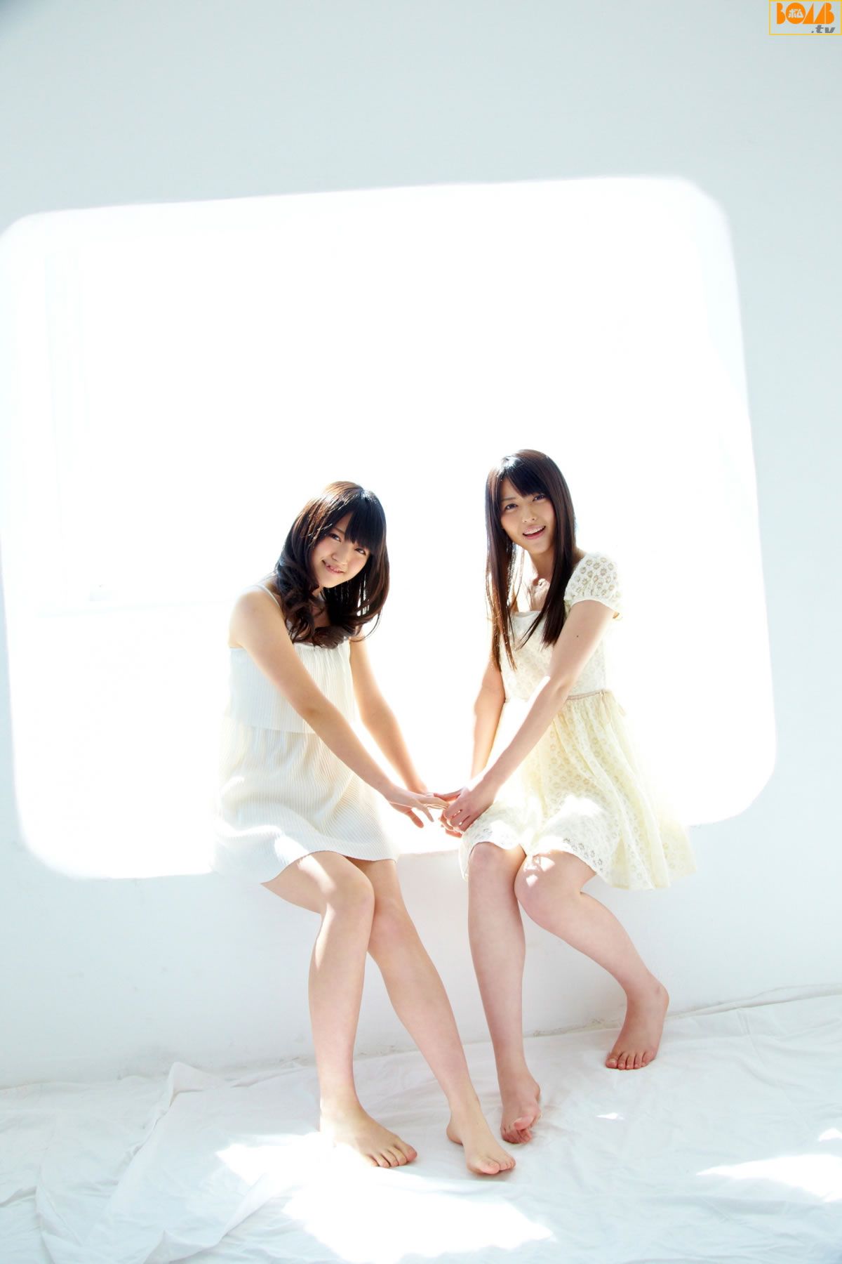 [BOMB.tv] 2012.05 Maimi Yajima 矢島舞美 × Airi Suzuki 鈴木愛理 (℃-ute) [38P]