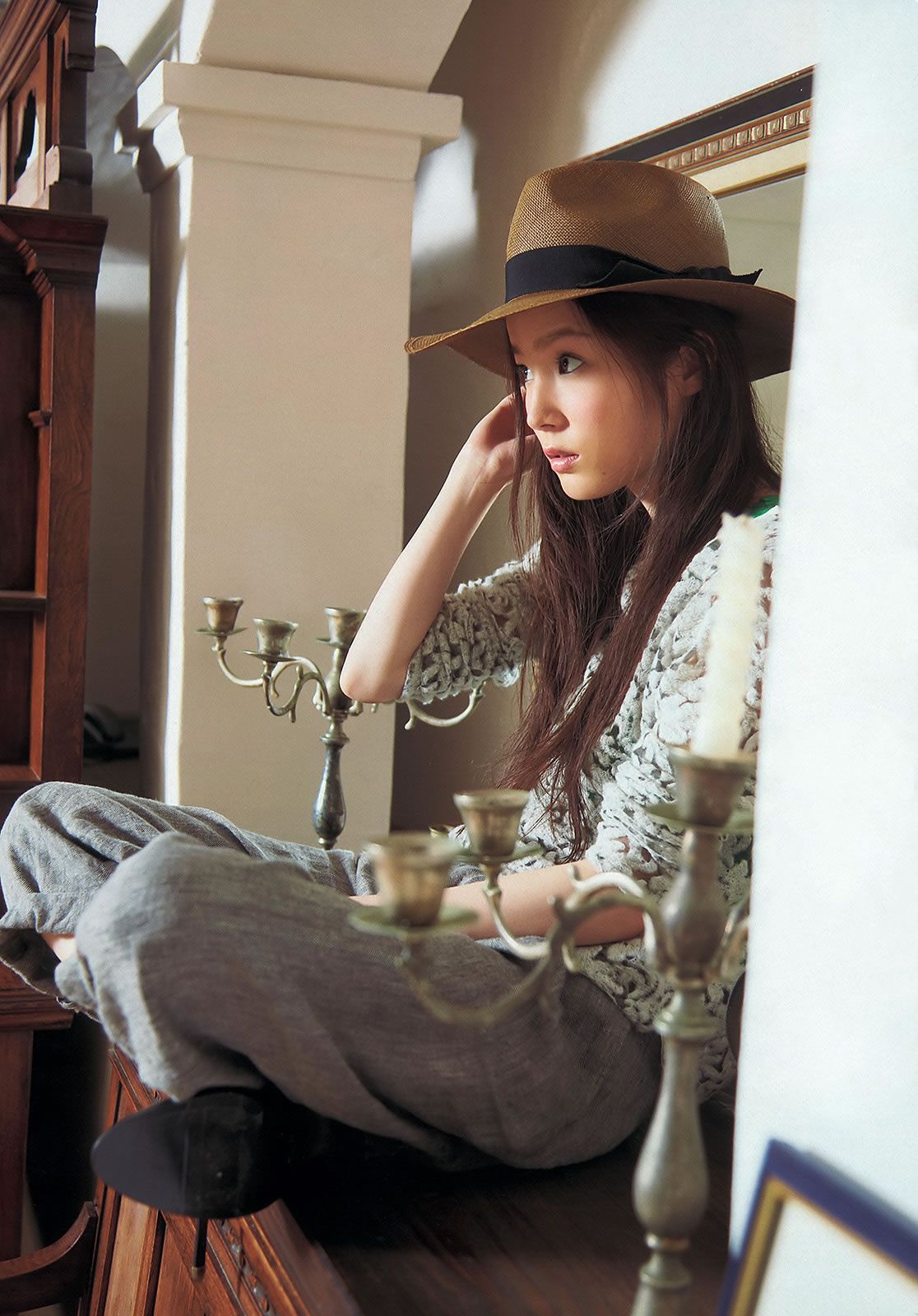 [Weekly Playboy] 2013.09.07 No.37 志田友美 蓮佛美沙子 松川佑依子 伊東紅 柴田阿弥 [50P]