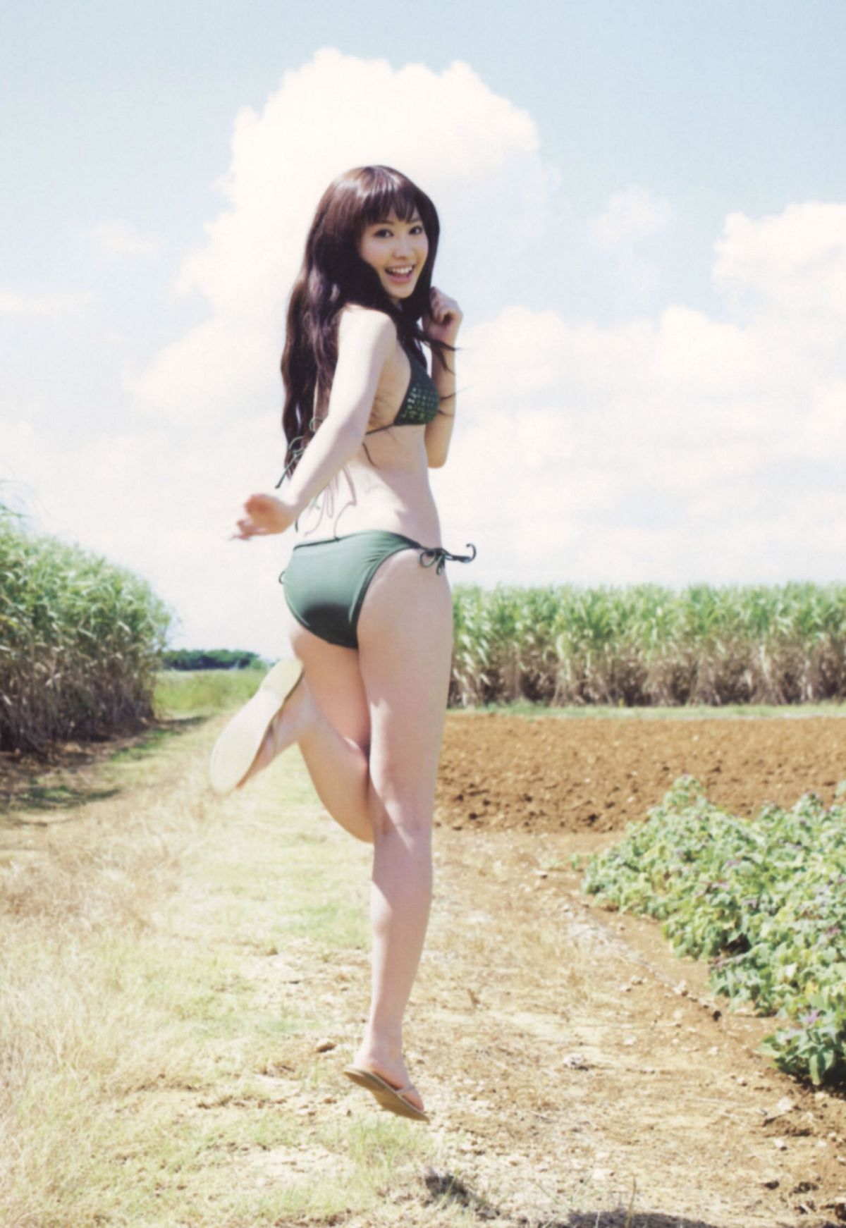 [唯美写真] 2013.08.18 小嶋阳菜 Haruna Kojima《First Photobook》 [95P]