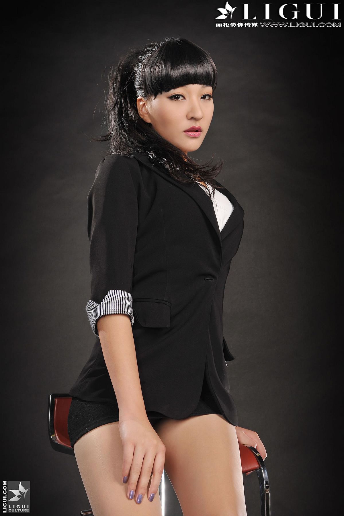 [Ligui] 丽柜 2013.09.23 Model Amily [35P]