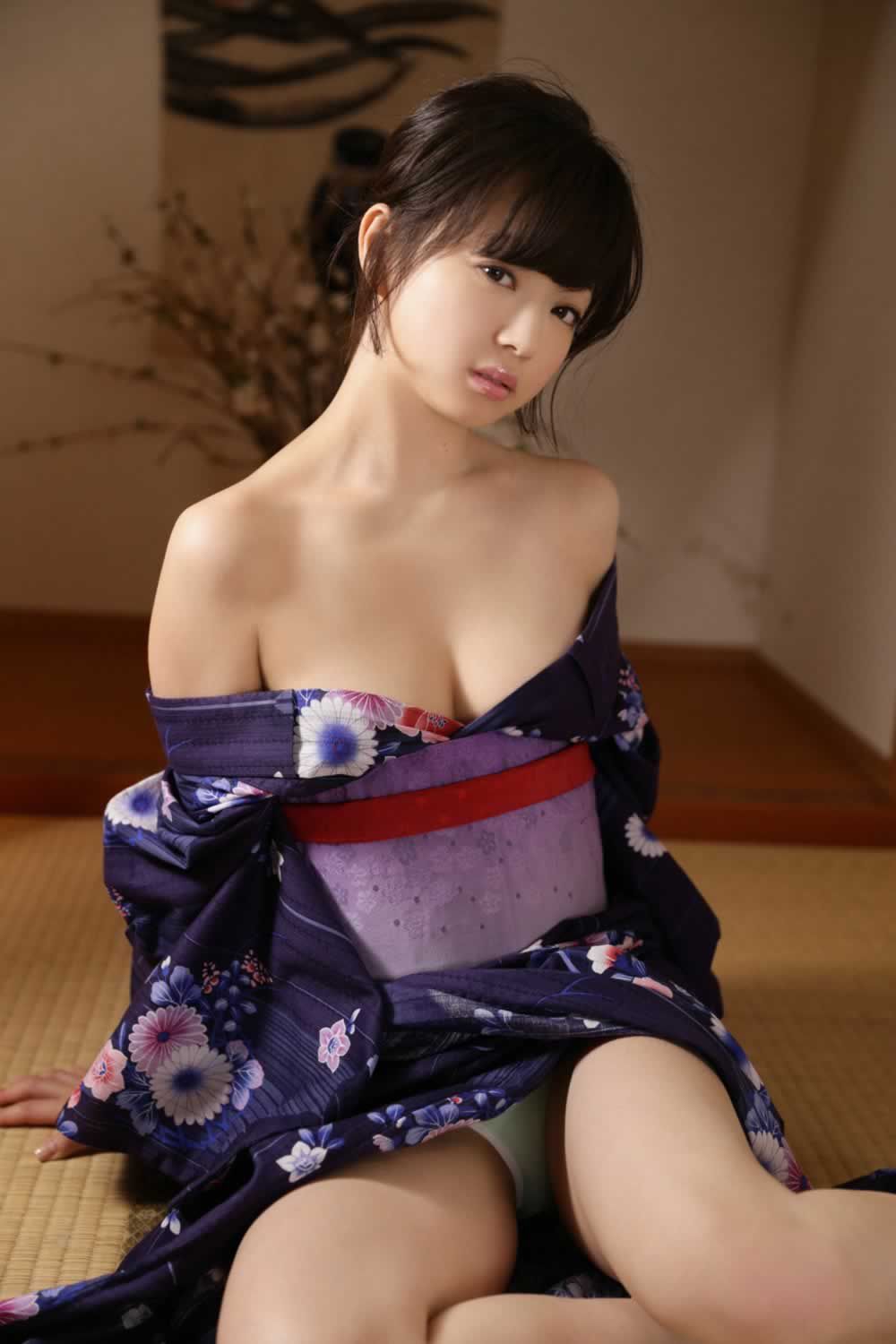 [Ysweb] 2013.10.30 Vol.572 喜屋武 Vol.573 杉原杏璃 [100P]