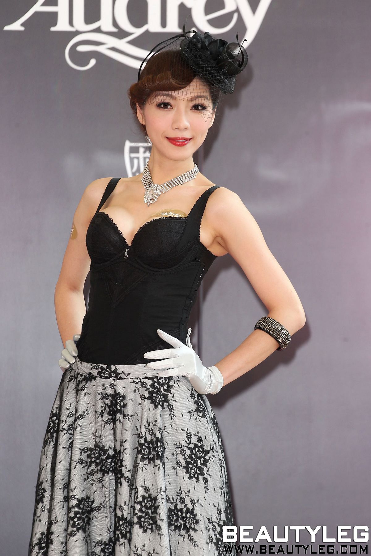 [Beautyleg] 名模美腿 2013.10.16 VOGUE PHOTO [97P]