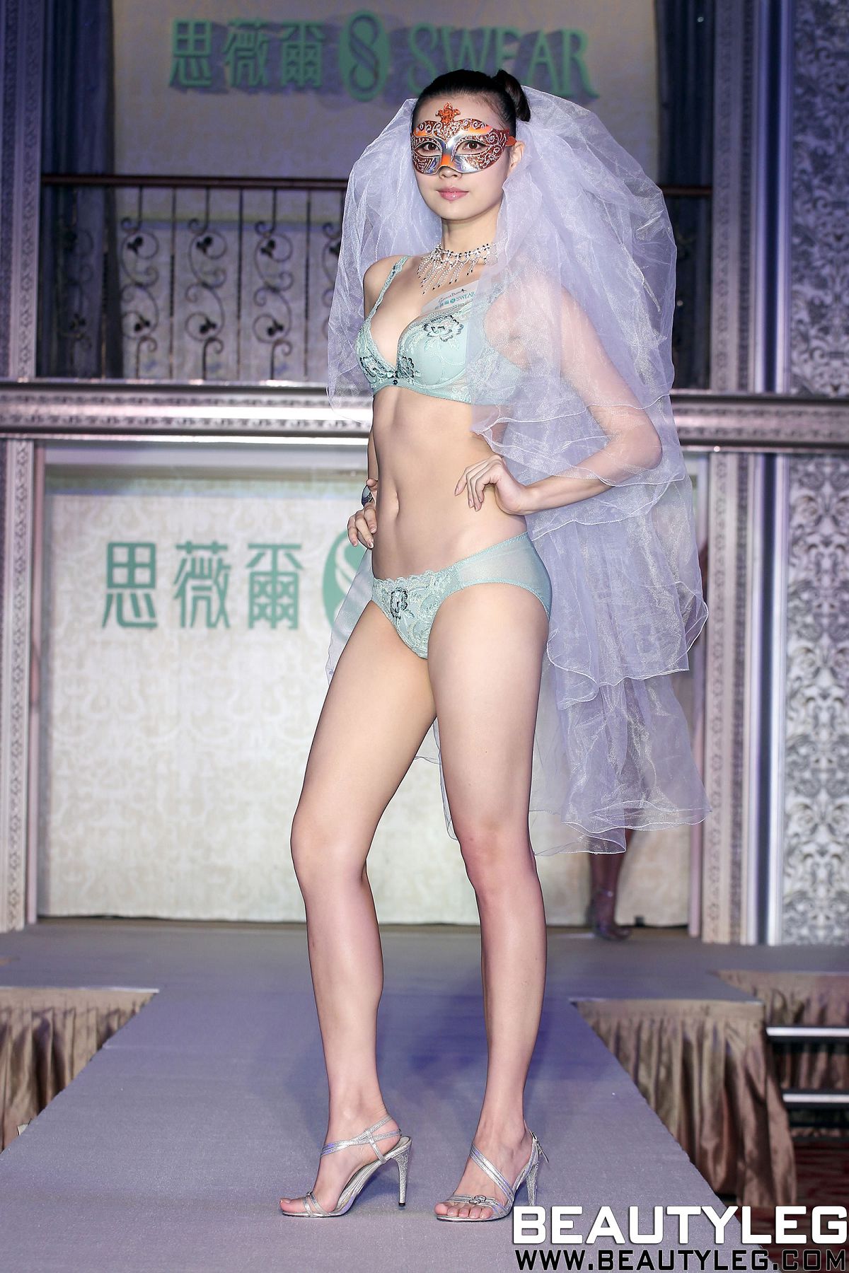 [Beautyleg] 名模美腿 2013.10.16 VOGUE PHOTO [97P]