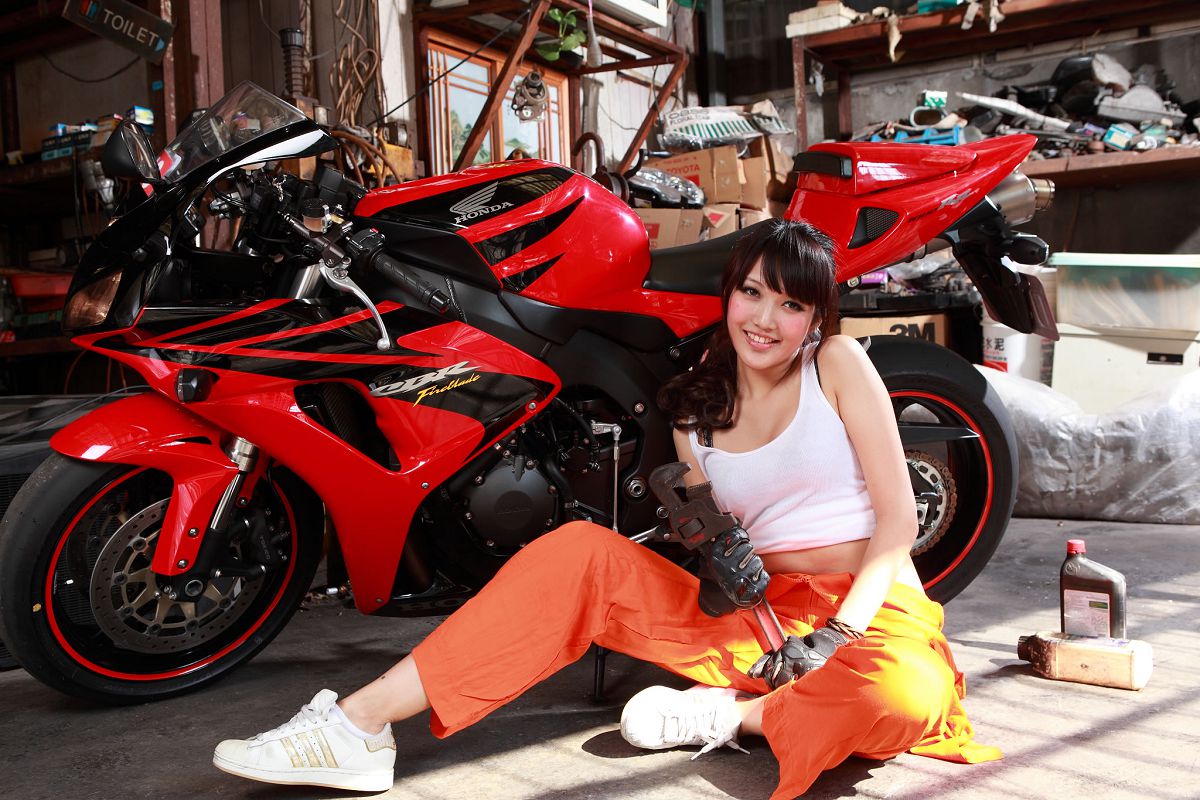 [BEAUTYLEG番外篇] 2013.12.19 黑丝教主Jill(玮廷) [80P]