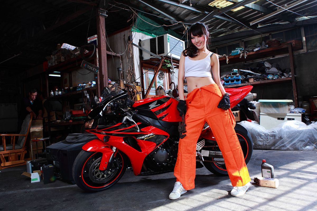 [Beautyleg番外篇] 2013.12.19 黑丝教主Jill(玮廷) [80P]