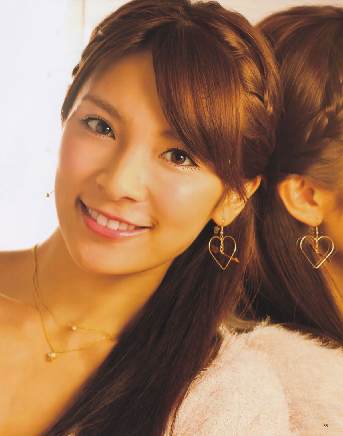 [Bomb Magazine] 2013 No.03 渡边麻友 AKB48 [37P]