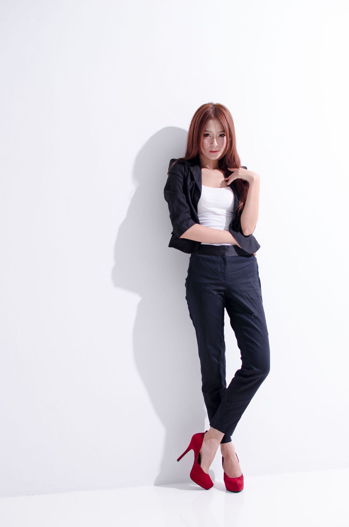 [Beautyleg] 模特周边 2014.01.11 小雪winnie-琴二棚 時尚調 职业装秀 [42P]