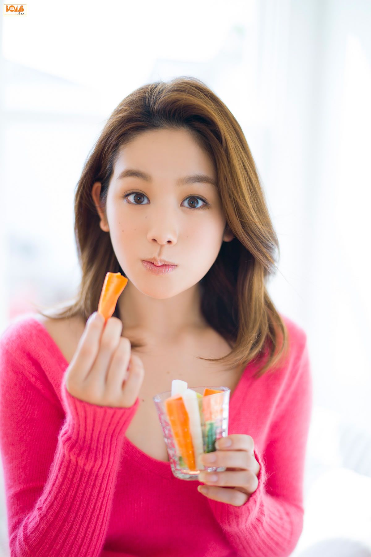 [BOMB.tv] 2014.01.01 GRAVURE Channel 2014年01月号 Miwako Kakei 筧美和子 [61P]