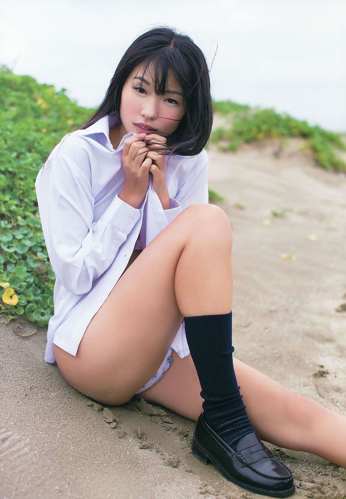 [Young Animal] 2013 No.22 山本彩 矢倉楓子 とっきー 小林かれん 葉月ゆめ [29P]