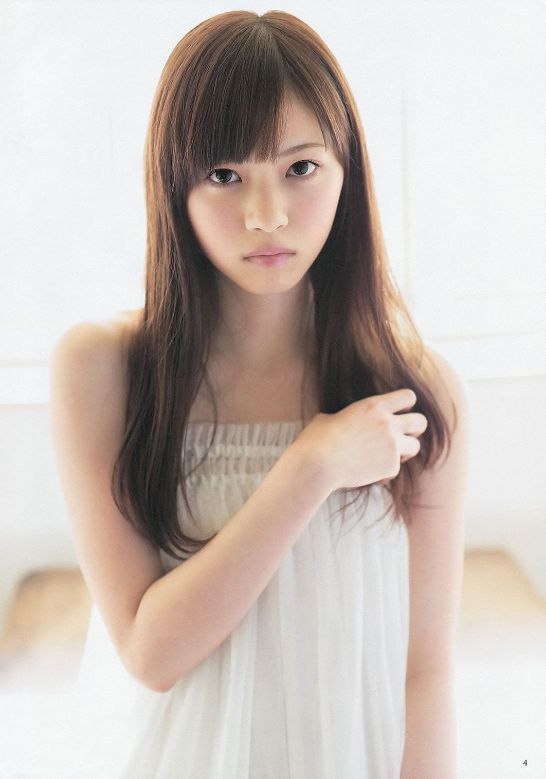 [Weekly Young Jump] 2013 No.10 11 山本彩 西野七瀬 吉本実忧 柏木由纪 [28P]