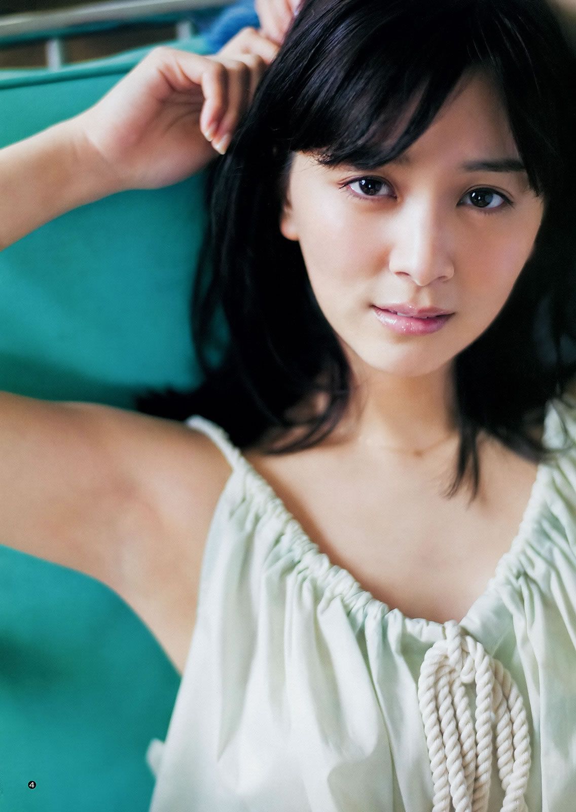 [Weekly Young Jump] 2014 No.12 13 入山杏奈 石橋杏奈 おのののか 志田友美 [25P]