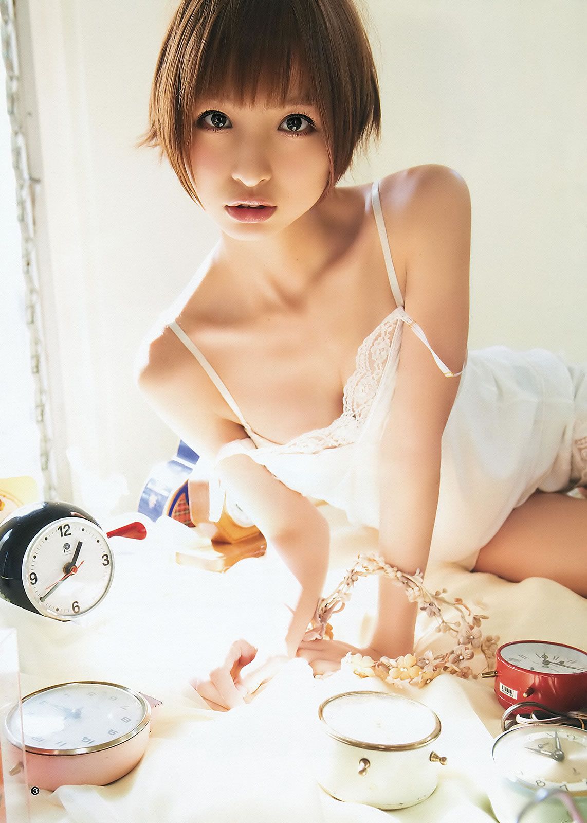 [Weekly Young Jump] 2012 No.22 23 篠田麻里子 Karen 仁藤みさき 今野杏南 丸高愛実 橘麗美 [27P]