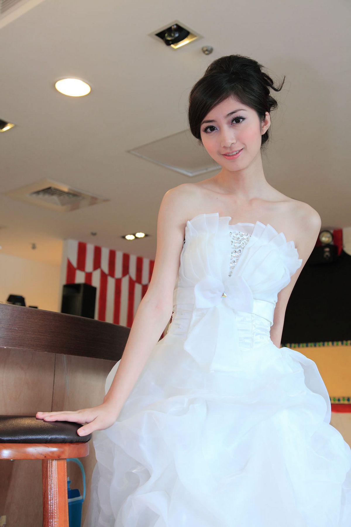 [Beautyleg] 当家花旦--女神Emily私密写真集 [77P]