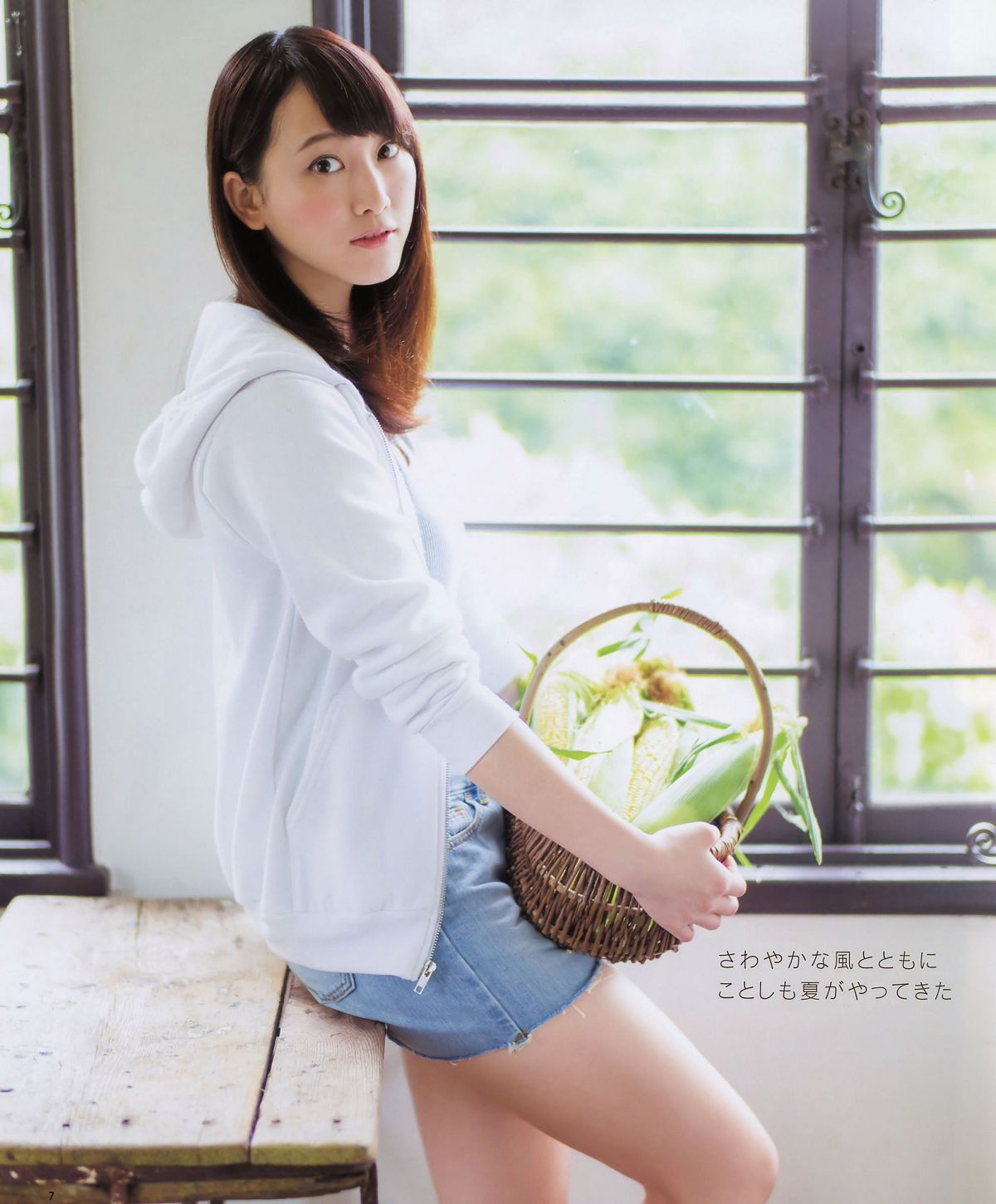 [Bomb Magazine] 2014.08 09 乃木坂46 SKE48 [42P]