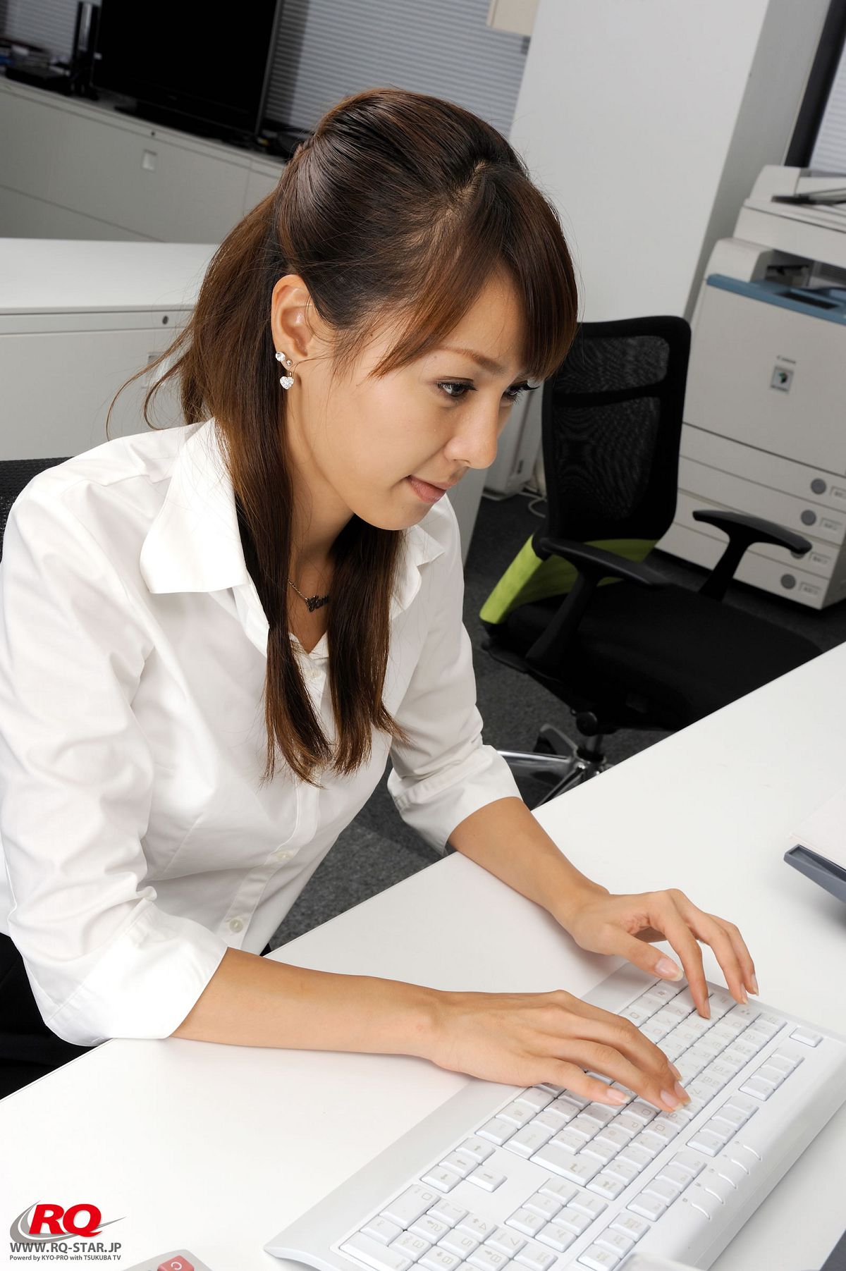 [RQ-STAR] NO.00062 Tomoe Nakagawa 中川知映 Office Lady [44P]