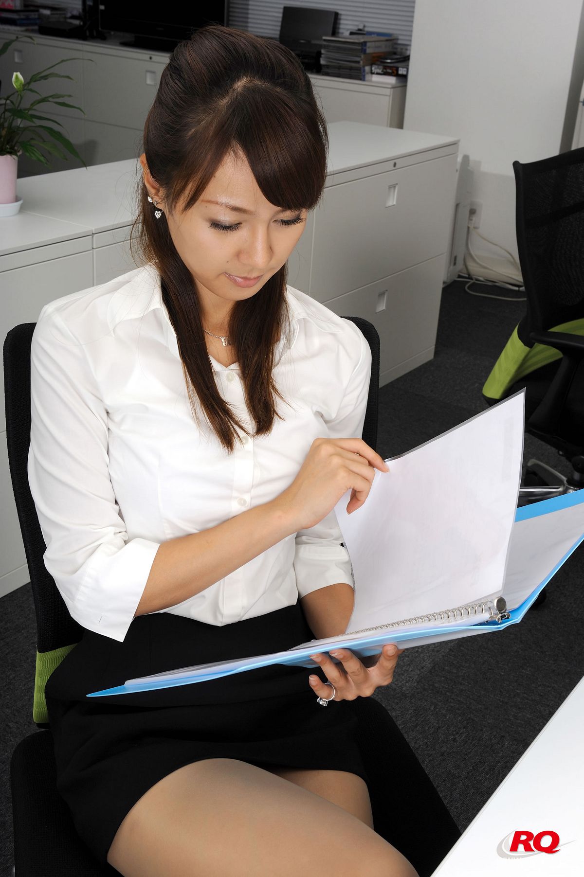 [RQ-STAR] NO.00062 Tomoe Nakagawa 中川知映 Office Lady [44P]