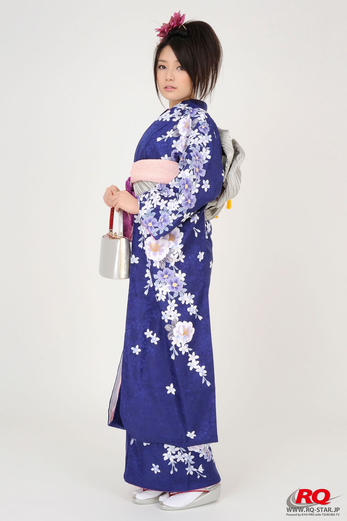 [RQ-STAR] NO.00068 Hitomi Furusaki 古崎瞳 謹賀新年 Kimono – Happy New Year [75P]