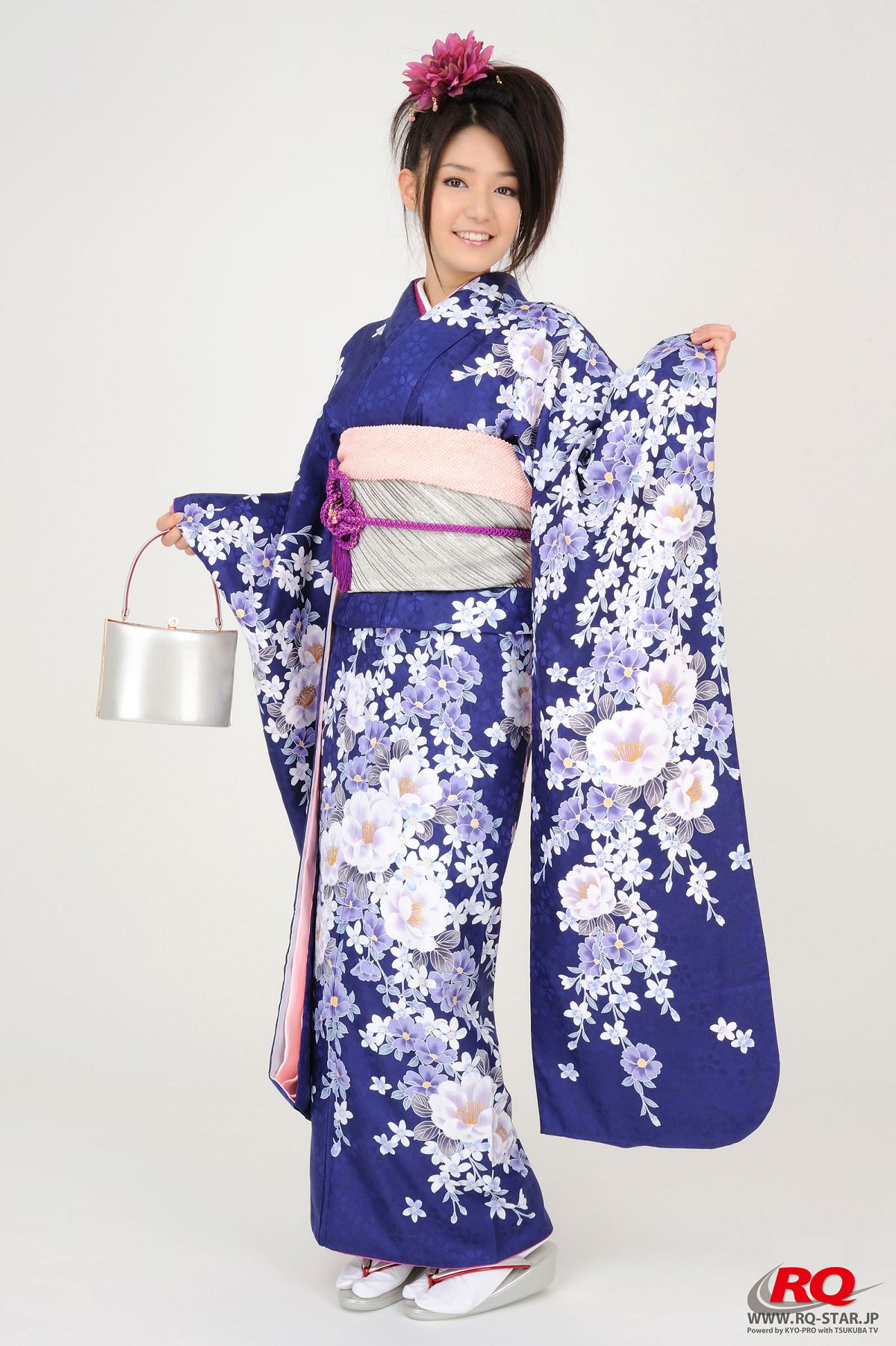 [RQ-STAR] NO.00068 Hitomi Furusaki 古崎瞳 謹賀新年 Kimono – Happy New Year [75P]