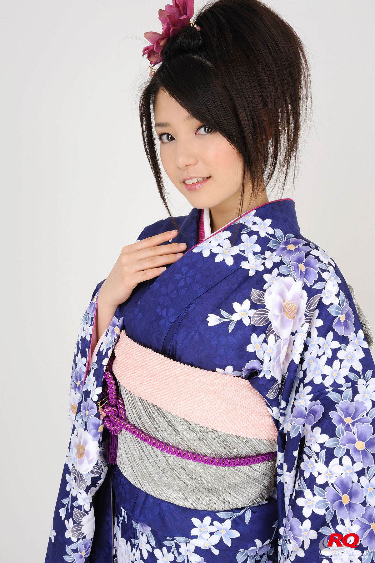 [RQ-STAR] NO.00068 Hitomi Furusaki 古崎瞳 謹賀新年 Kimono – Happy New Year [75P]